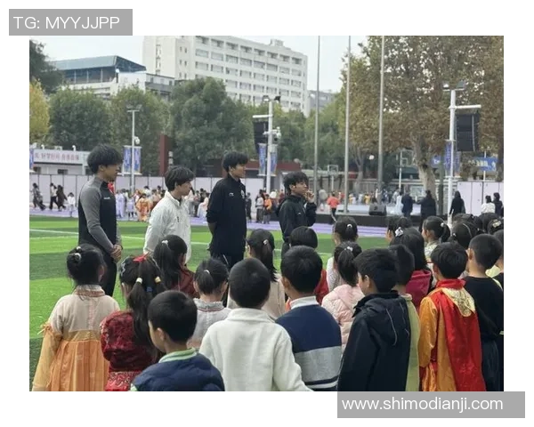 足球明星走进课堂激发学生热情与梦想的全新尝试